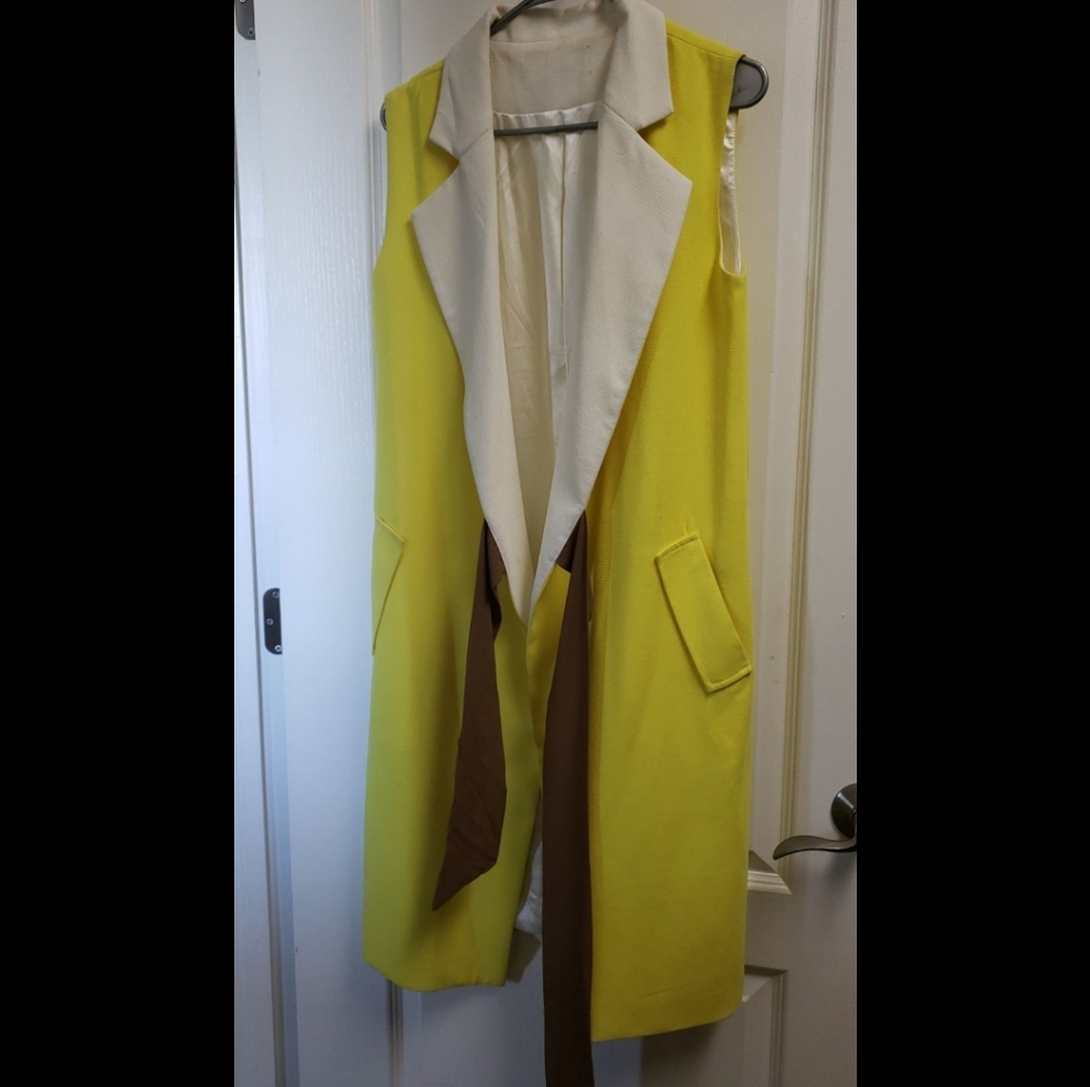 Vest - Picture 3 of 4